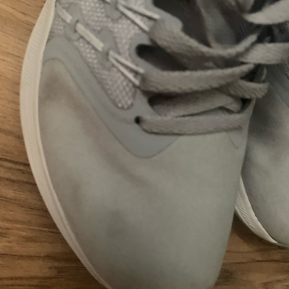 Women’s Nikes - Picture 6 of 6